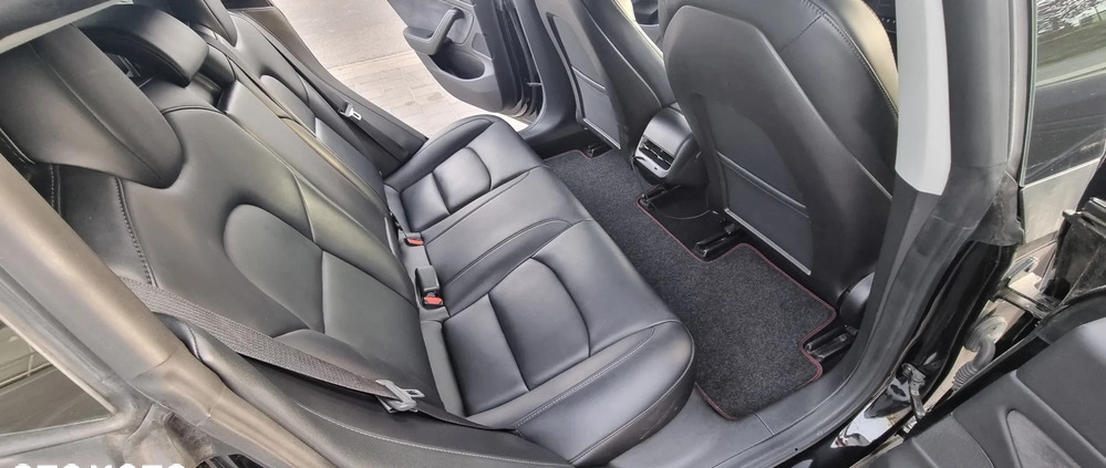 Tesla Model 3 cena 90000 przebieg: 83400, rok produkcji 2019 z Łódź małe 667
